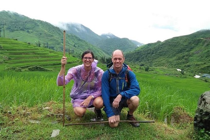 1-day Authentik trek & Panorama valley views - Descending toward Hầu Thào: fields, water, and village atmosphere