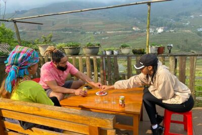 2-Day Trekking Adventure of Sapa from Hanoi with Night Bus - Ta Van Village Arrival: Family Lunch and Giay/Dzay Life
