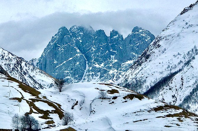2 Days Private Tour to Kazbegi and Juta Village with Trekking - The private guiding touch: history stops plus real on-the-ground care