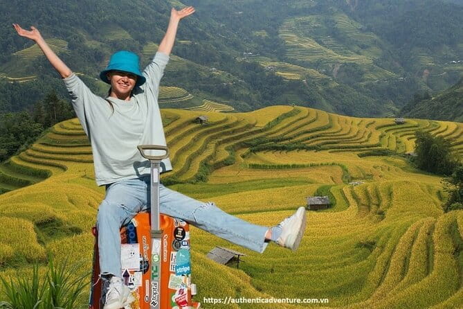 2-Days Sapa Tour with Fansipan Cable Car Trekking Three Village - Lunch, Sapa market time, and the long ride back to Hanoi