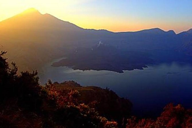 2D-1N Hiking Rinjani To Rim Senaru - Dewa Trekking - Day 1: Forest Trail to Pos Stops, Then Up to 2,641 m