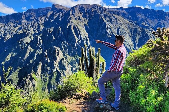 3-Day Colca Canyon trek with Professional Guide - Day 2: Oasis Sangalle, Communities, and Pool Time