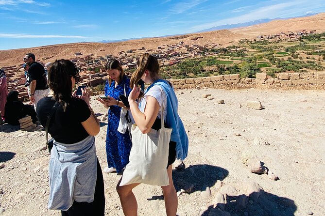 3-Day Marrakech to Merzouga Desert Experience and Camel Trekking - Berber family shop stop: dress-up, photos, and scarf shopping