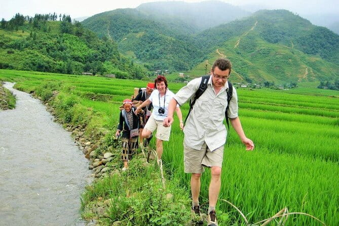 3-Day Sapa Trek, visit Fansipan (cable car) from Hanoi with local - Hanoi to Sapa: sleeping bus timing and how it sets the tone