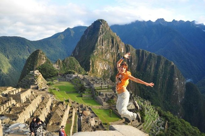 4-Day Lares Trek to Machu Picchu from Cusco - Day 1: Cusco pickup, Lares Town, hot springs, and the climb to Wakawasi