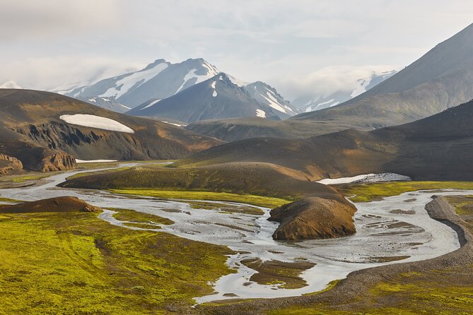 4 Days Laugavegur Trekking Tour - Day 3 Mælifellssandur to Botnar: volcano viewpoints and a 200m drop