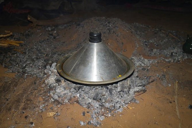 4 Days Trekking To The Heart Of Desert - Meals that match the pace: breakfast, lunches, dinner, and wood-fired comfort