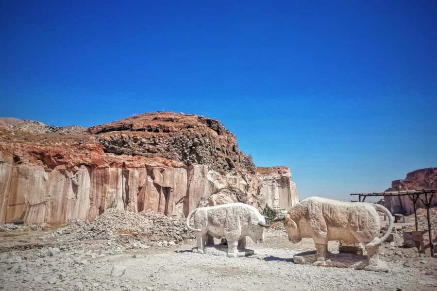 4 hours Tour: Route of Sillar with Trek in Culebrillas - Añashuayco Quarry: where the white stone story becomes real