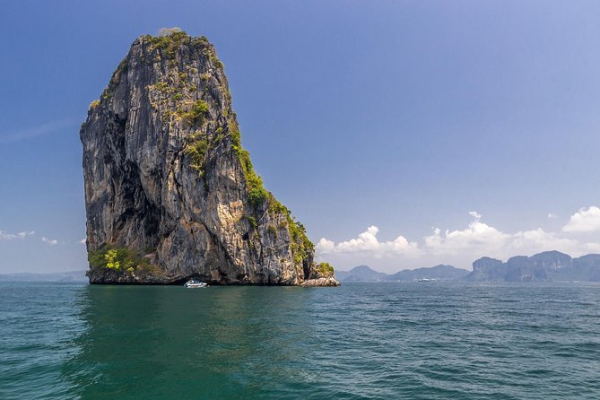 8-Days Hanoi, Sapa Trekking And Halong Bay Cruise - Getting to Sapa by Limousine Bus: Long, but It Sets the Tone