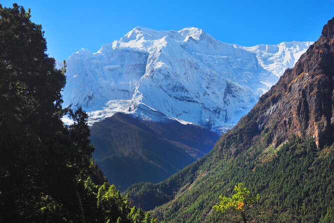 8 Days Private Guided Trekking in Annapurna Circuit with Pickup - Sustainability and Culture: Walking Through Real Communities