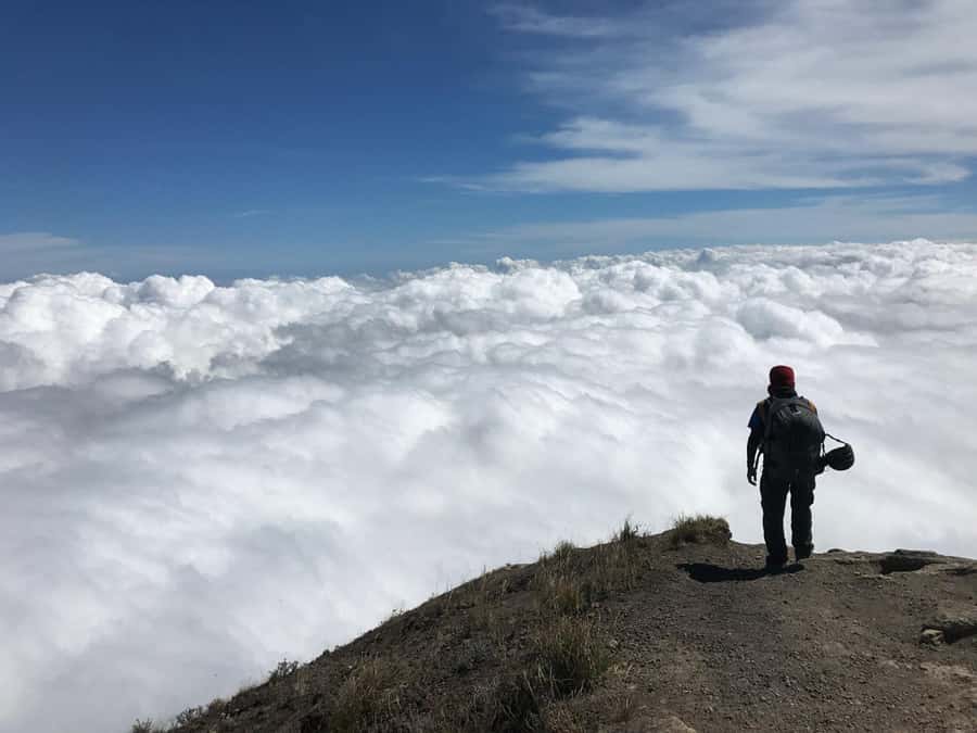 Bali: Mount Agung Sunrise Trekking Tour via Besakih Temple - The Descent Reality Check: Slippery Volcanic Rock