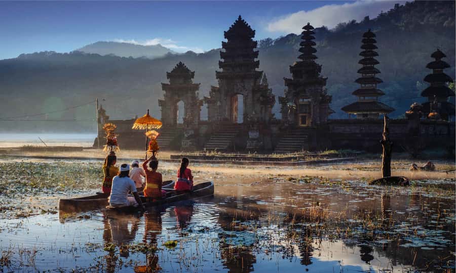 Bali: Twin Lakes, Handara Gates, and Forest Trekking Tour - Why Bali’s Twin Lakes Trek Feels Different at Dawn