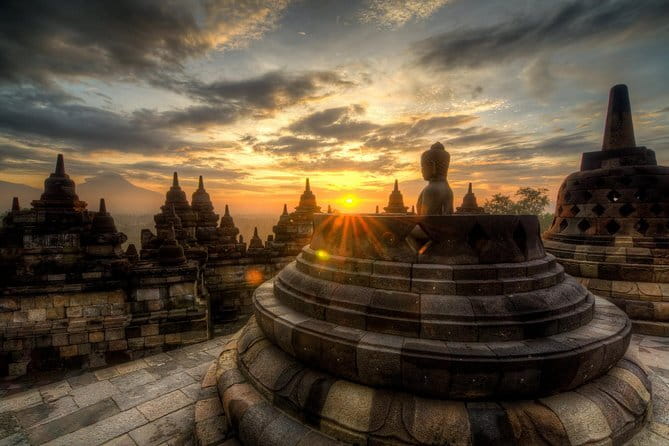 Borobudur Climb Up and Selogriyo Temple Rice Terraces Trekking - Price and value: why $95 can work (and when it won’t)