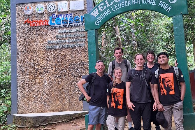 Bukit lawang tour 3days-2 night jungle trekking including rafting - Wildlife encounters: how to think about orangutans and gibbons
