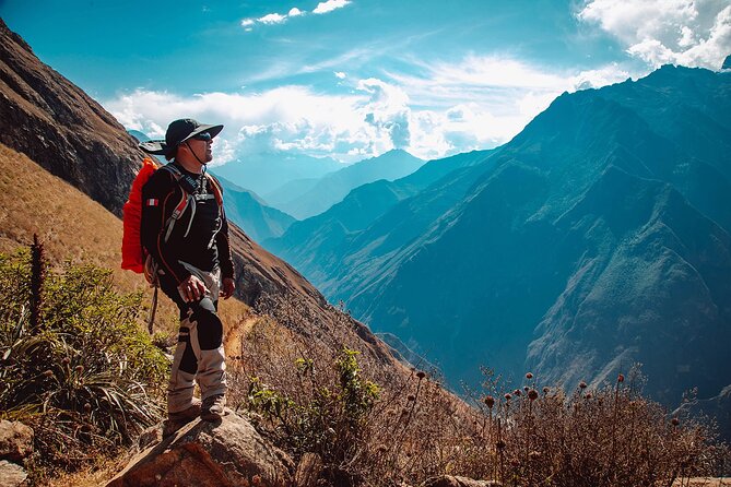 Classic Choquequirao Trek – 5 Days / 4 Nights - Day 1: Cachora viewpoints, then a long descent into Chiquisca