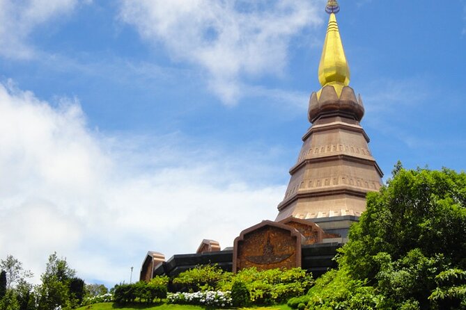 Doi Inthanon Private Trek & Lunch Tour from Chiang Mai - Stop 5: Pha Dok Siew Mini Trek with a Karen guide