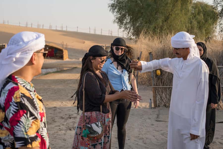 Dubai: Half-Day Camel Trekking with Al Marmoom Breakfast - Pickup, drive time, and how to plan your morning (5 hours total)