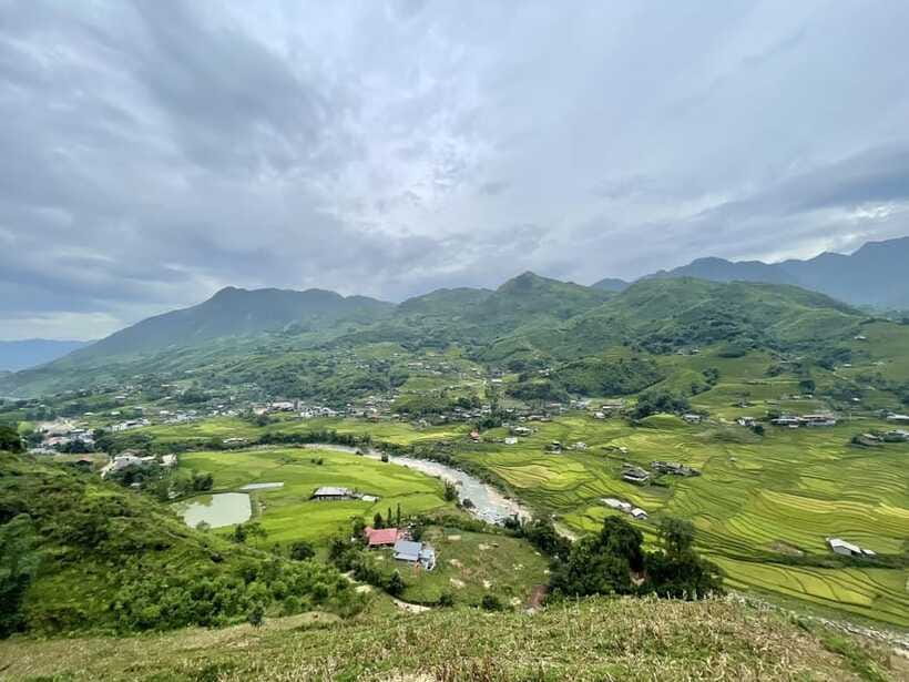Easy Trek in Sapa mountain : Y Linh Ho - Lao Chai - Ta Van - Small group size: the difference between a walk and a guided day