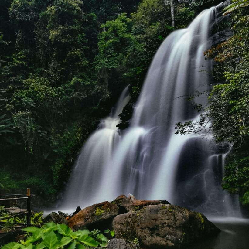 Eco-Friendly: Doi Inthanon & Pha Dok Siew Trekking Day Trip - Entering Doi Inthanon National Park and starting with the big scenery
