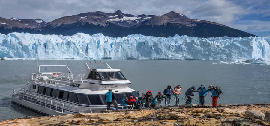 El Calafate: Safari Azul Los Glaciares Trekking Tour - Trekking Next to the Ice Wall: Touching, Timing, and Terrain