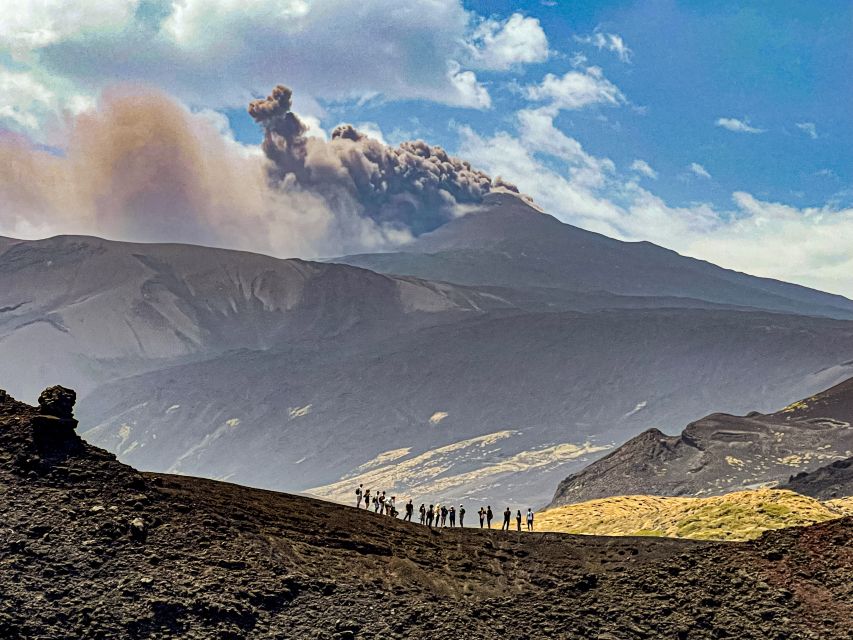Etna: Craters of the 2002 Eruption Trekking Experience - The 3-hour plan: a walk with stops that actually teach