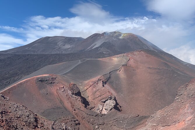 Etna excursion 3000 meters with 4x4 cable car and Trekking - The ride up: cable car to 2500m, then 4x4 to about 2850m