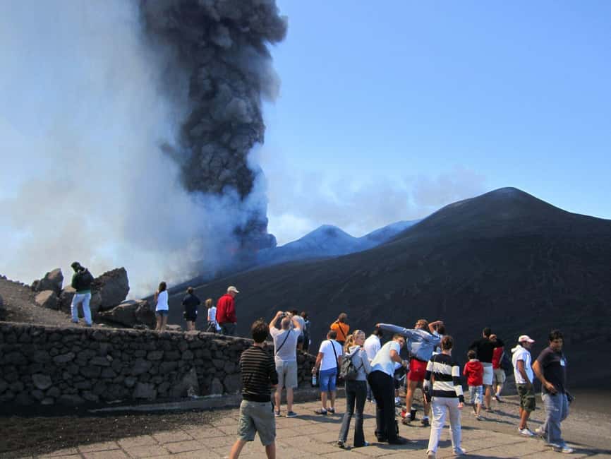 Etna: Jeep excursion and trekking suitable for everyone. Shoes and jacket provided free of charge. - What makes this Etna jeep-and-trek outing work