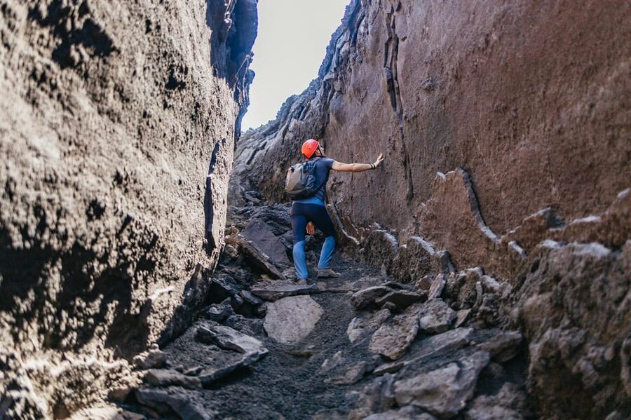 Etna: summit craters trekking with volcano guide 3350mt - Meeting at Rifugio Sapienza and getting up the mountain fast