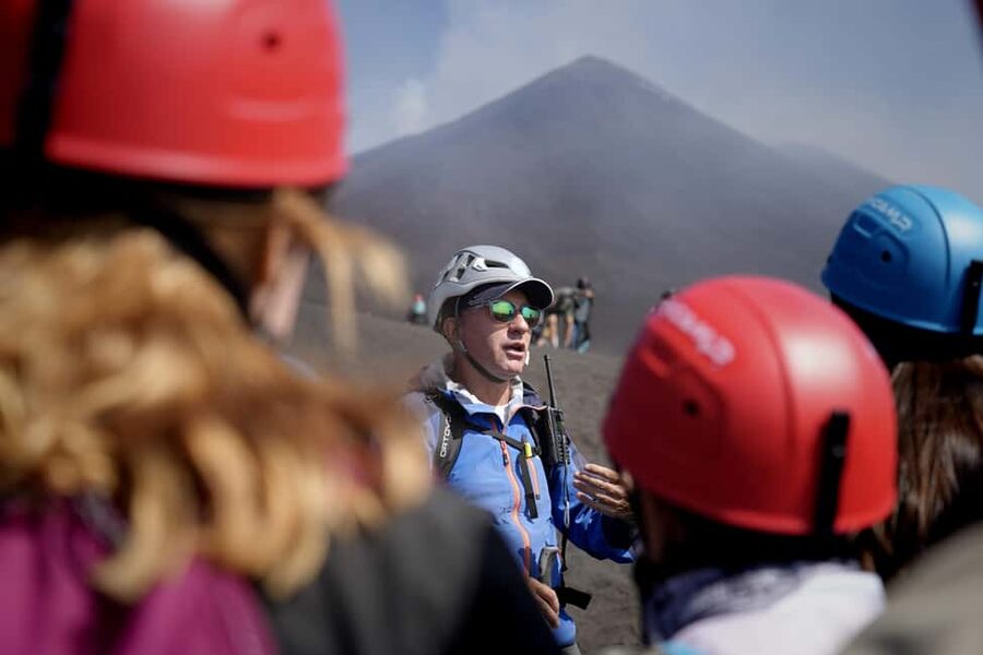 Etna: Trekking to the summit craters at 3340 meters - Starting at Rifugio Sapienza: the day begins at altitude