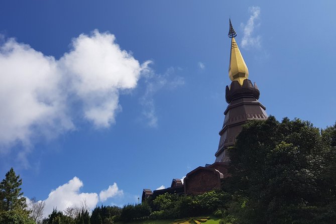 Fantastic! Famous Doi Inthanon National park tour with 2hr trekking - Stop 2: Twin royal pagodas with real names and meaning (about 40 minutes)