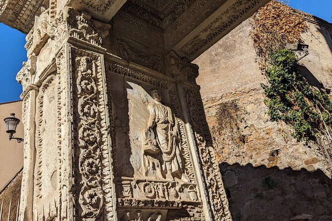 Free Urban Trekking with an Archaeologist - Foro Boario: Early Temples and Marble That Survived