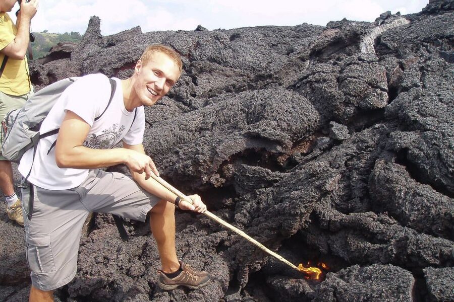 From Antigua: Pacaya Volcano Trek - Marshmallows on volcanic heat: the small moment that works