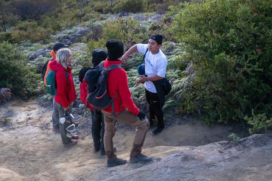 From Banyuwangi: Day Trip to Ijen Volcano with Guided Trek - Time breakdown: what “5 hours at Ijen” feels like