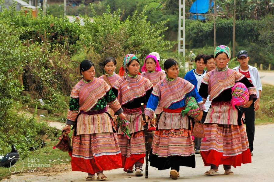 From Hanoi: 2-Day Sapa-Fansipan Peak & Trek & Ha Giang Bus - What to pack for cold, foggy Sapa and real steps