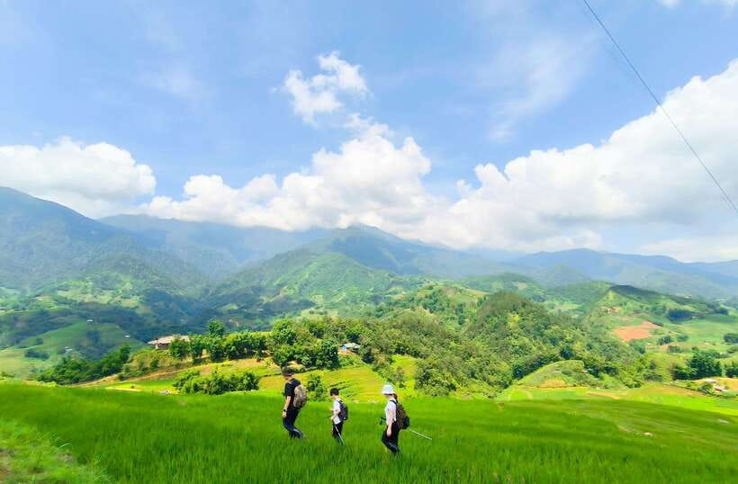 From Hanoi: 2-Day Sapa Trek Tour - Luxury Limousine Transfer - Transportation Reality: Comfort on the Way Up, Road Conditions Always Matter