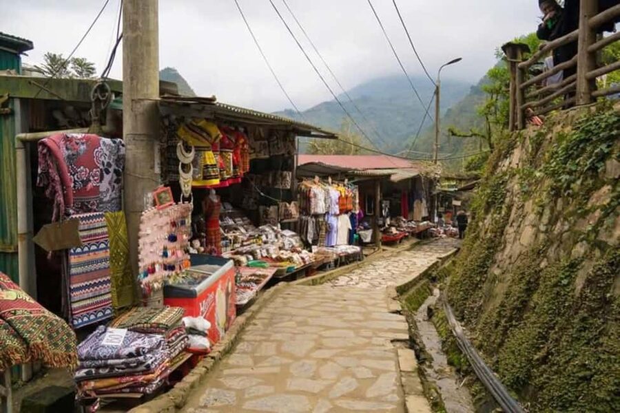 From Hanoi: 2-Days Sapa Trekking Tour Lao Chai and Cat Cat - Day 2 Lao Chai and Ta Van: rice terraces plus stream paths