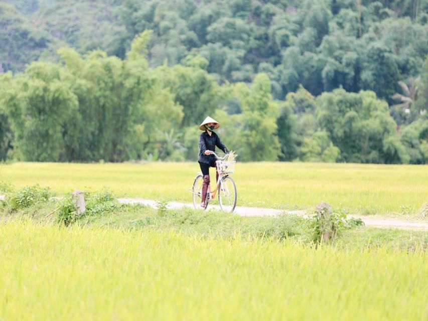 From Hanoi: Mai Chau Valley & Hill Tribes 2-Day Trek Tour - Day 2 Starts With a Warm Morning and a 2 km Cycle