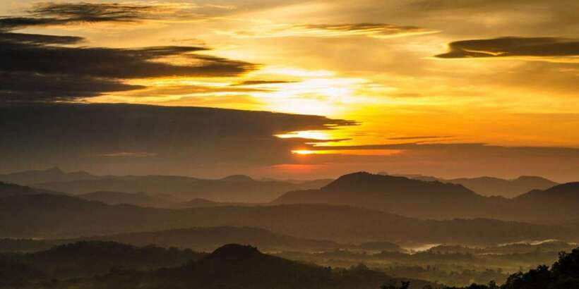 From Kandy: All Inclusive Adams Peak Epic Guided Hike - Pickup from Kandy and Peradeniya: how the transport sets the tone