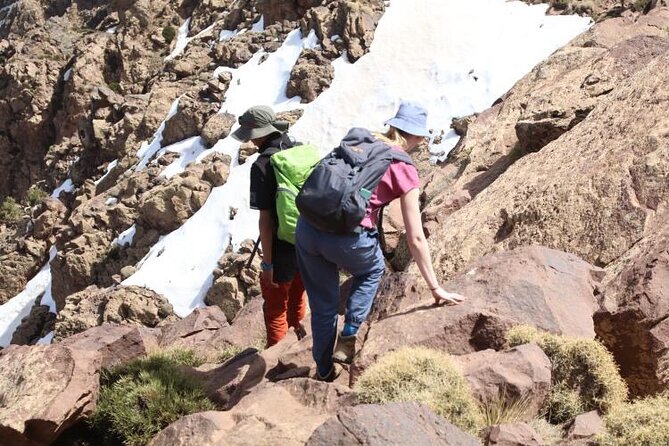 From Marrakech: Atlas Mountains Talamrout Summit day hike & Trek - Summit-to-descent timing: lunch served on the way down