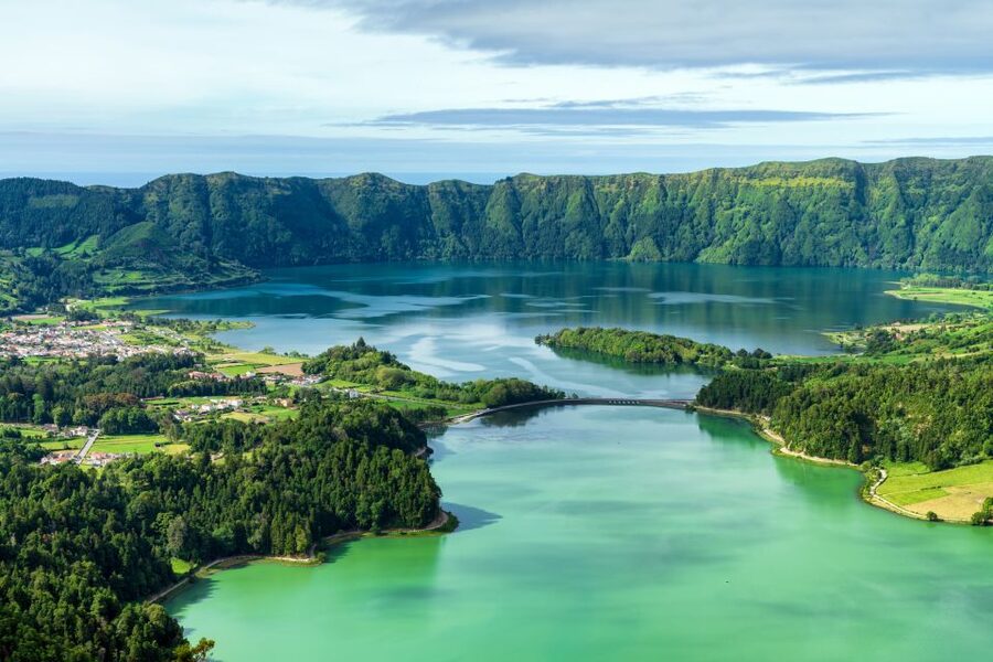 From Ponta Delgada: Vista do Rei to Sete Cidades Guided Trek - Caldeira Seca and Caldeira do Alferes: the crater views you came for