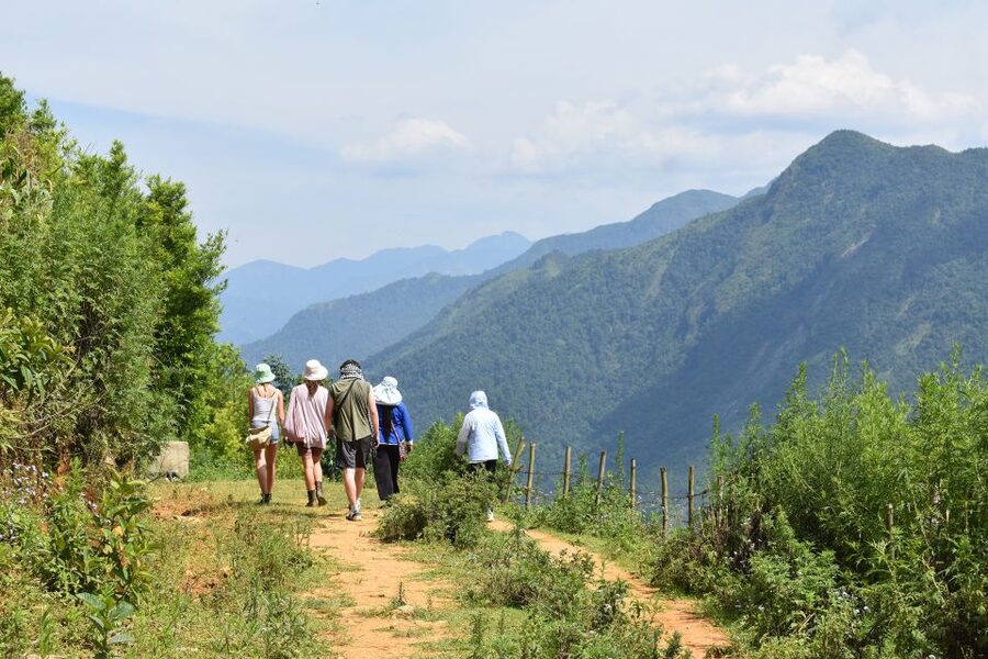 From Sapa: Muong Hoa Valley View & Village Trek 1-Day - Hang Da Lunch Stop: Cliff-Edge Roads and Cloud-Chasing Country