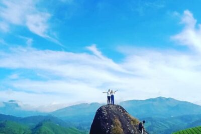 Fullday Trekking in munnar (munnar valley Trekking & Tours) - The morning climb: 1550 m to 2100 m through tea, grassland, forest, and rocks