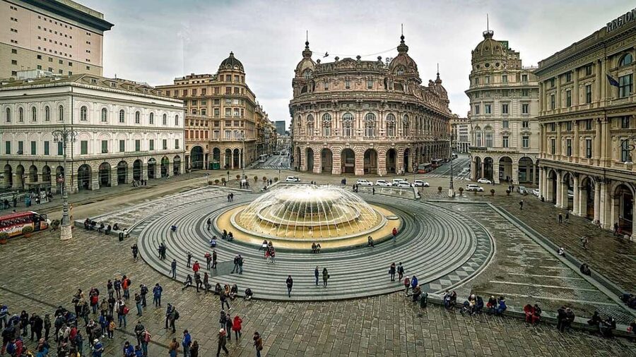 Genoa: Columbus Trail Urban Trekking with Wine & Local Tastings - Palazzo San Giorgio and the Old Port core: power meets salt air