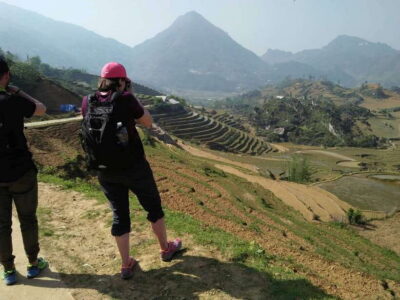 Hanoi- SaPa: 3-Day Homestay Trek to Explore Ethnic cultures - Day 1: Lao Chai Hmong Homes, Y Linh Ho Village, and the Ta Van Giay Night
