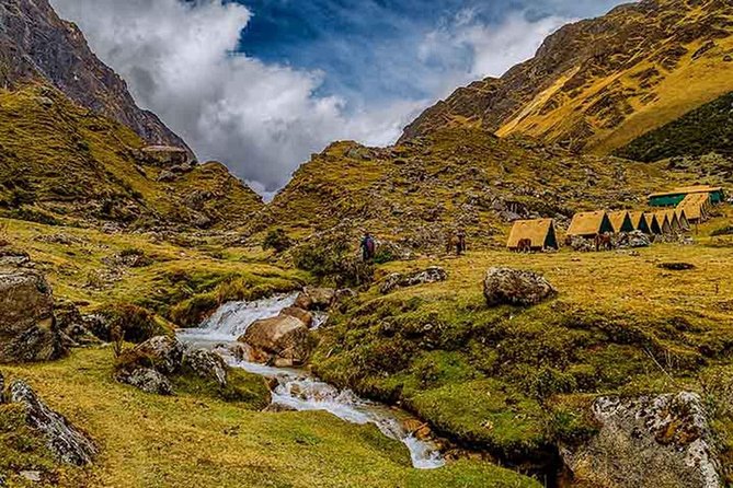 Humantay Lake Full-Day Adventure: Scenic Trek and Stunning Views - Lunch buffet in Soraypampa and the drive back to Cusco