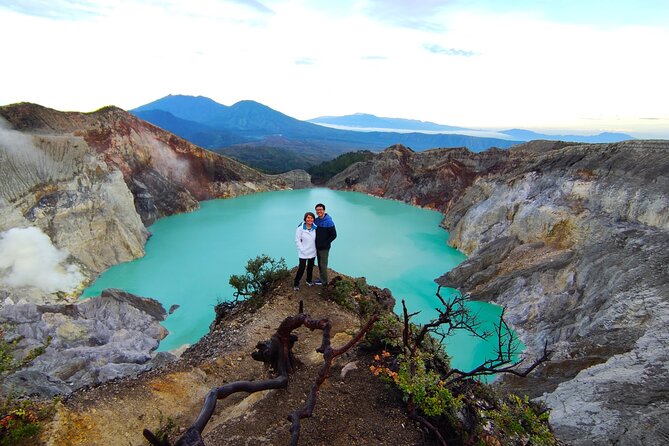 Ijen Blue Fire Trekking - Sunrise Over the Turquoise Lake: The View Shift You’ll Feel in Your Bones