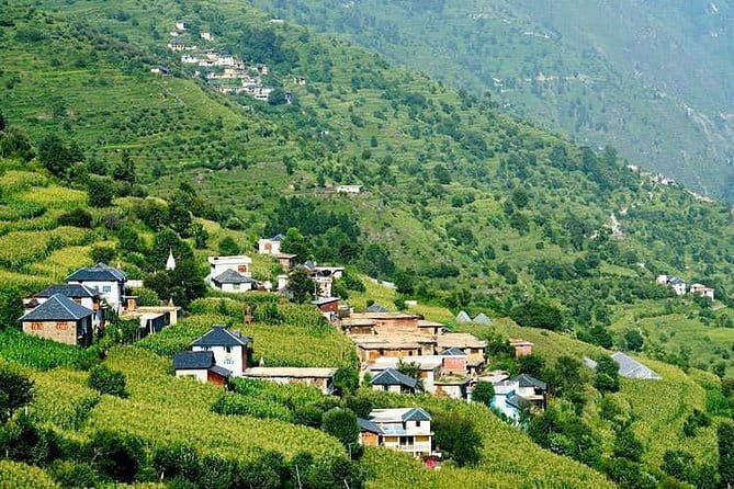 Indrahar Pass Trek with Manu Adventures India - Triund to Lahesh Cave: Laka route and the boulder-meadow feel