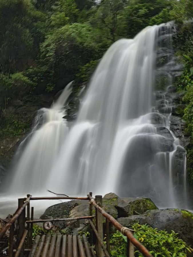 Inthanon national park, Trekking and Sightseeing in one day. - Wachirathan waterfalls: your first hit of misty nature