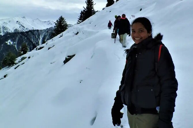 Kashmir Snow Trek - Srinagar start: Dal Lake houseboat plus a proper base before the snow