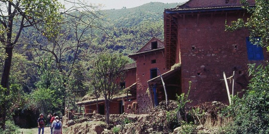 Kathmandu: Chisapani Nagarkot 3-Days 2-Nights Trek - Lodges, bathrooms, and what to expect in Chisapani and Nagarkot